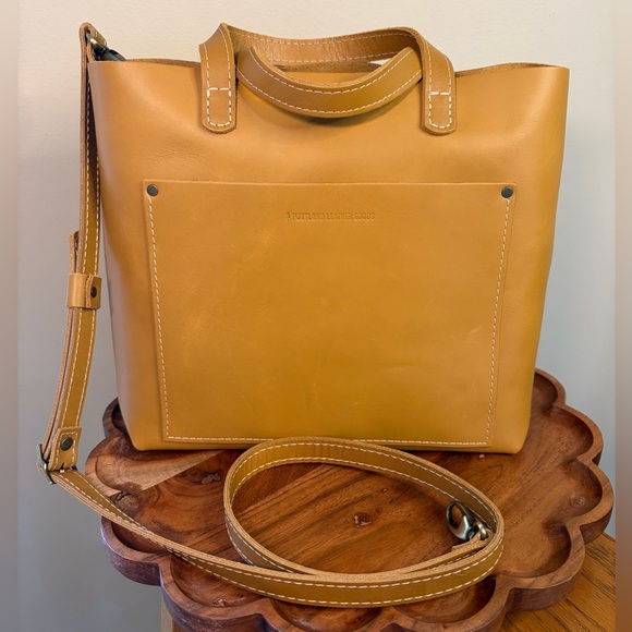 Portland Leather Medium Crossbody Tote Mango NWT - Picture 17 of 17